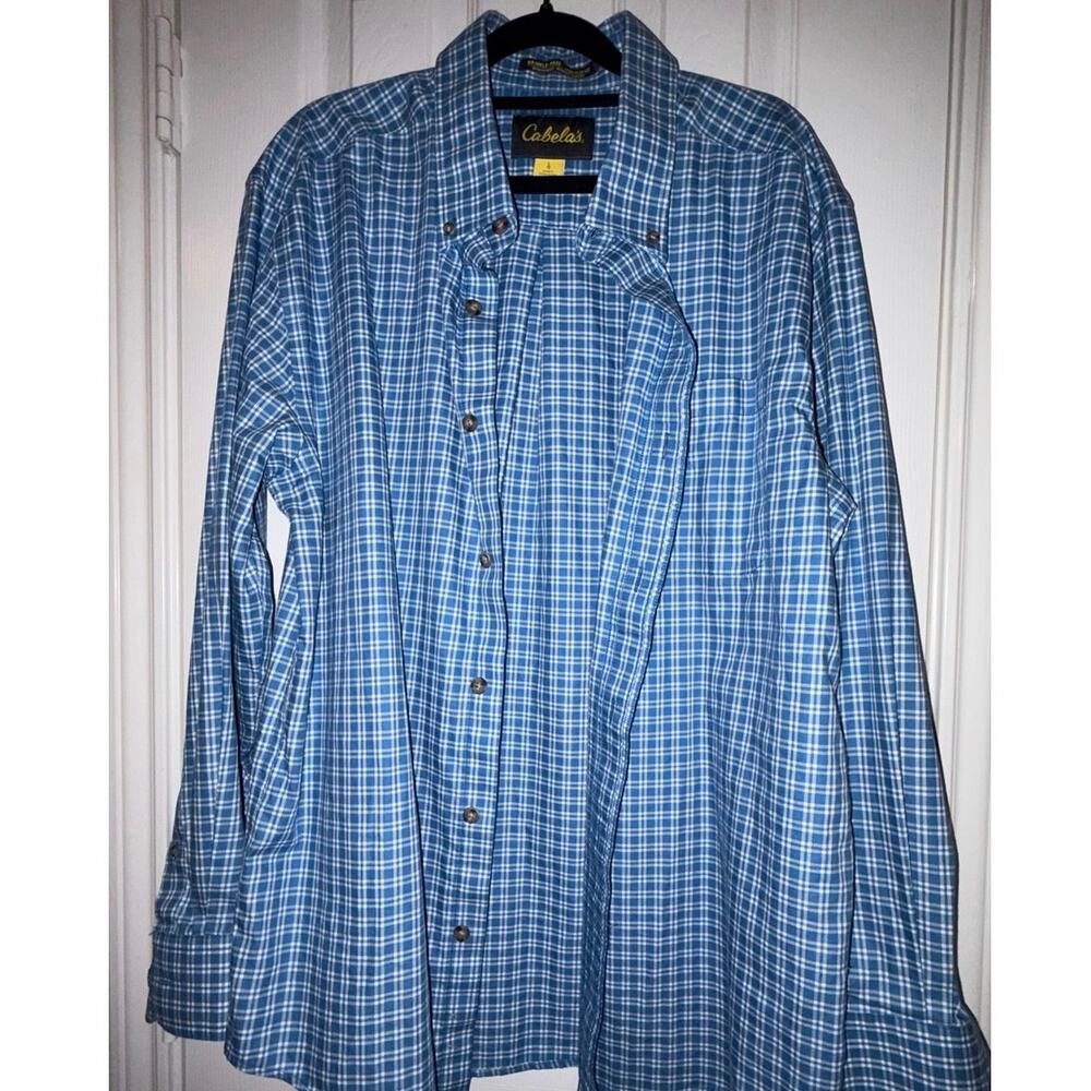 Cabela’s Men’s Large Blue Plaid Wrinkle-Free Long Sleeve Button Down Shirt